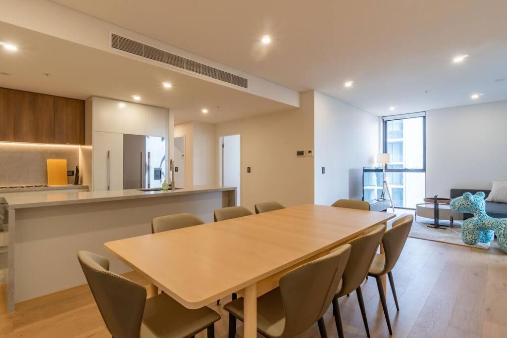 Z4 Walk To Bus Stop 2 Car Spaces Spacious Family Apartment Sydney